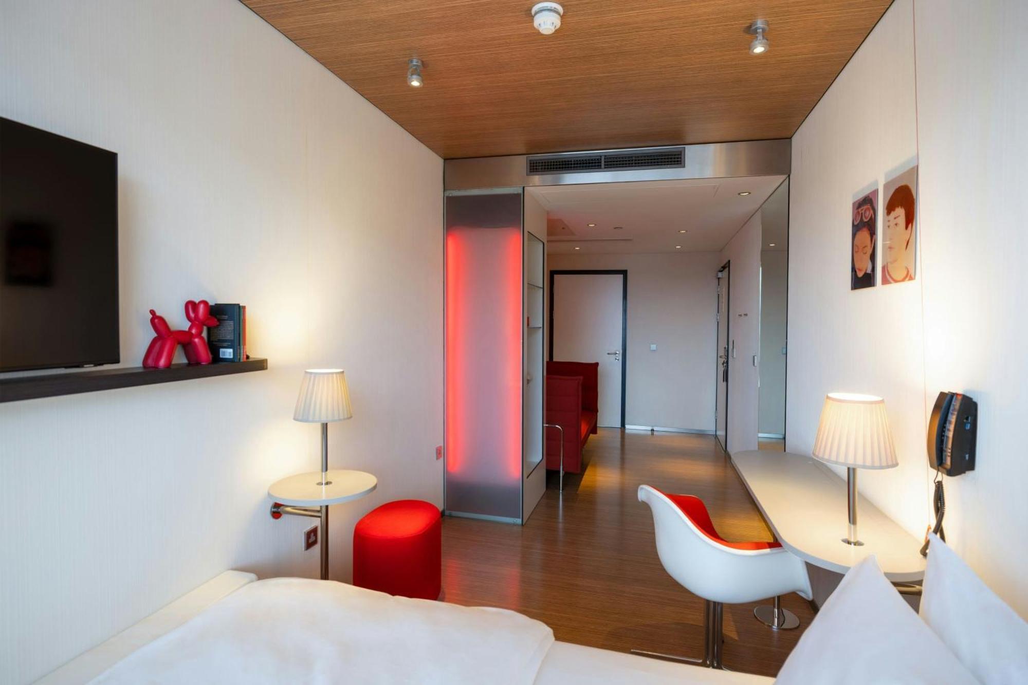 Zimmer mit Kingsize-Bett, barrierefrei